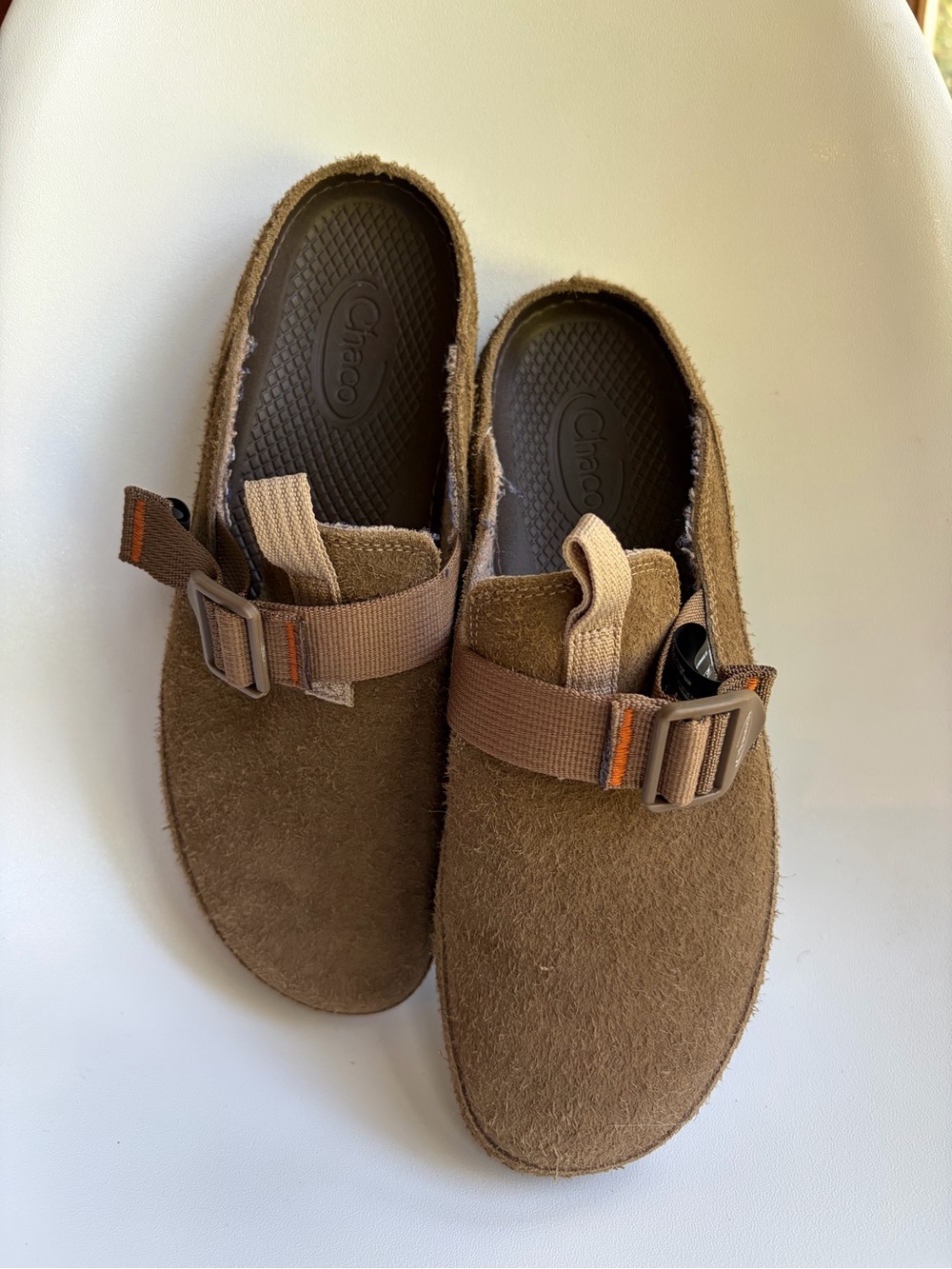 Women’s Size 10 Chaco Paonia Slip on Clog in Teak with adjustable tan strap